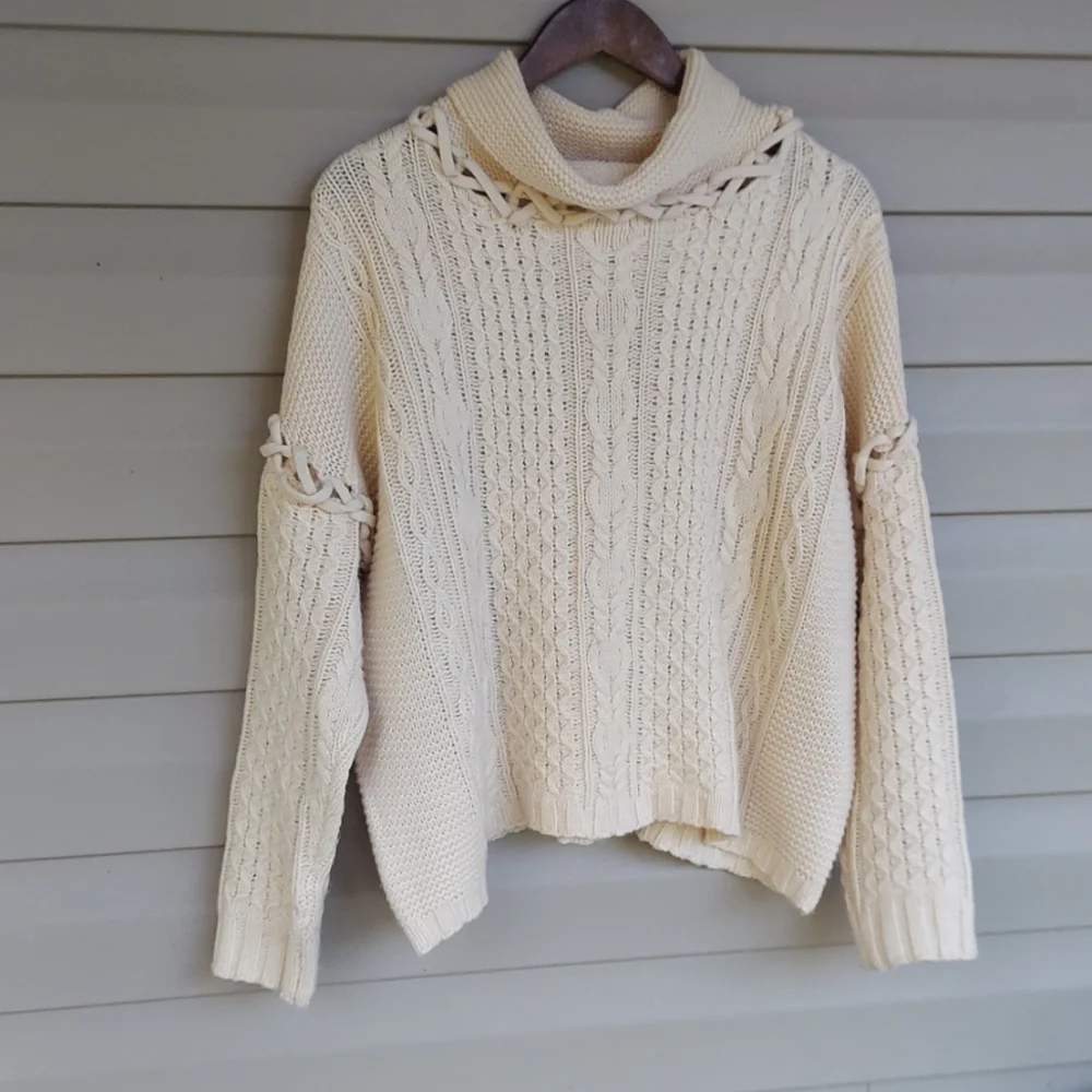ANDTHEWHY Boho Oversize Cable Knit Cowlneck/Turtleneck